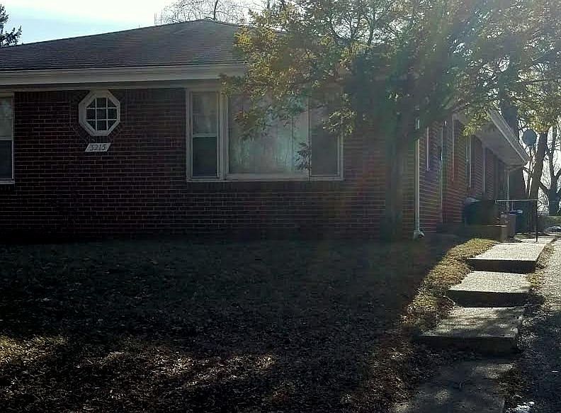 2nd image of 3215 Seward Ave