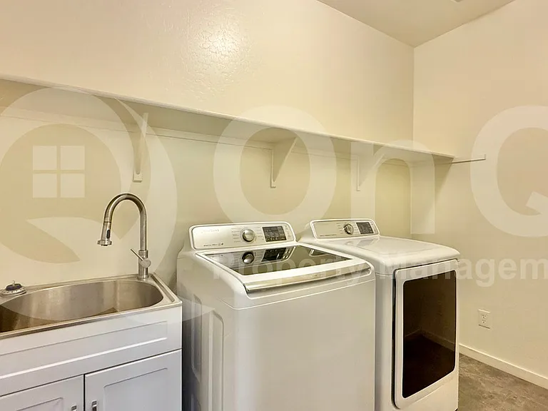 2906 E Russell St — Photo 19