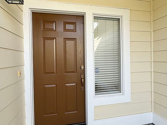 2nd image of 1885 Seville Dr
