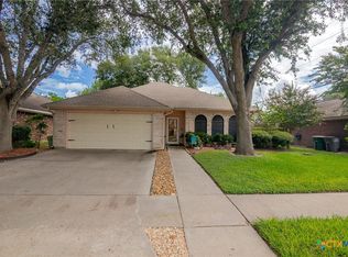 216 Ridge Dr, Victoria, TX 77904
