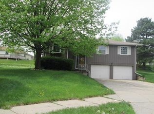 5304 S 93rd St, Omaha, NE 68127