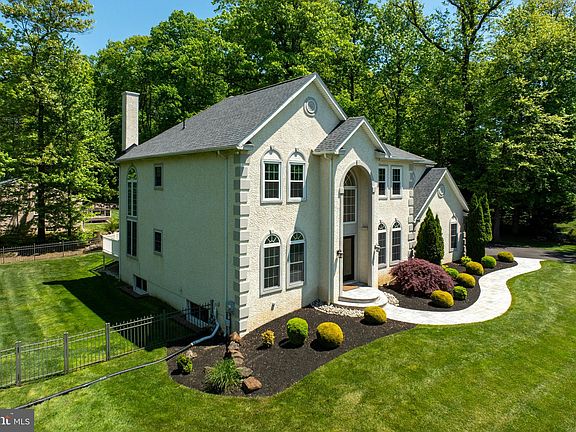 4th image of 3630 Marian Dr