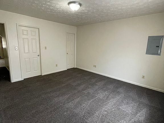 Master bedroom (picture 2)