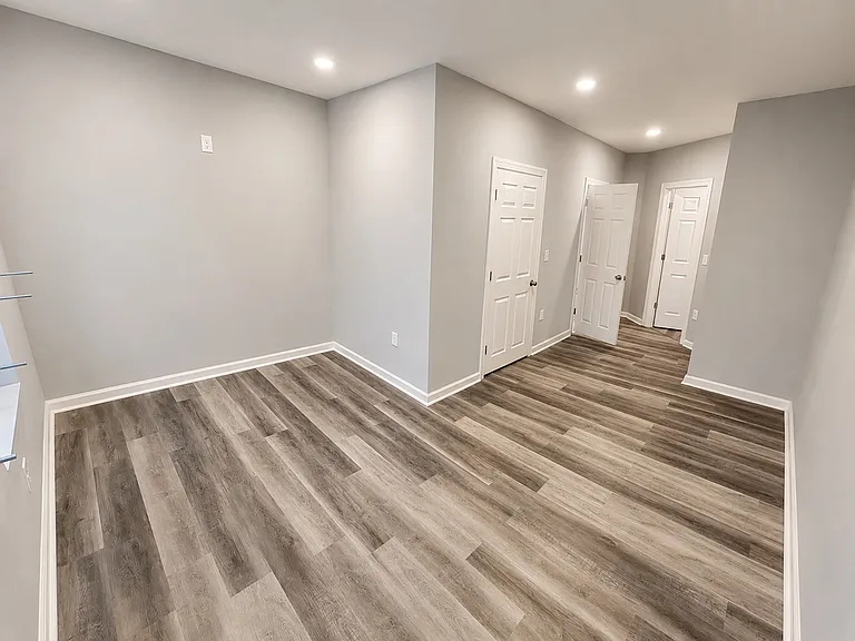 3041 W Berks St — Photo 14