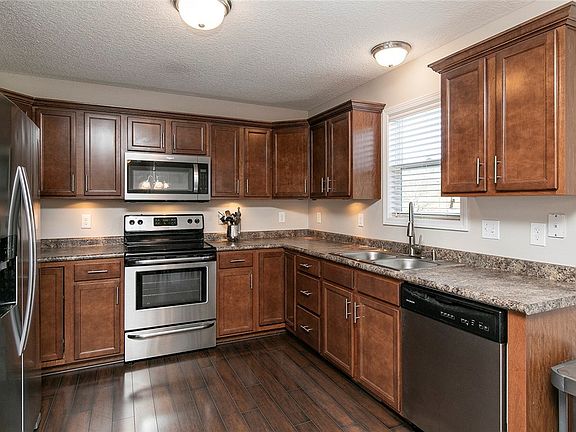4th image of 8267 Dakota Dr