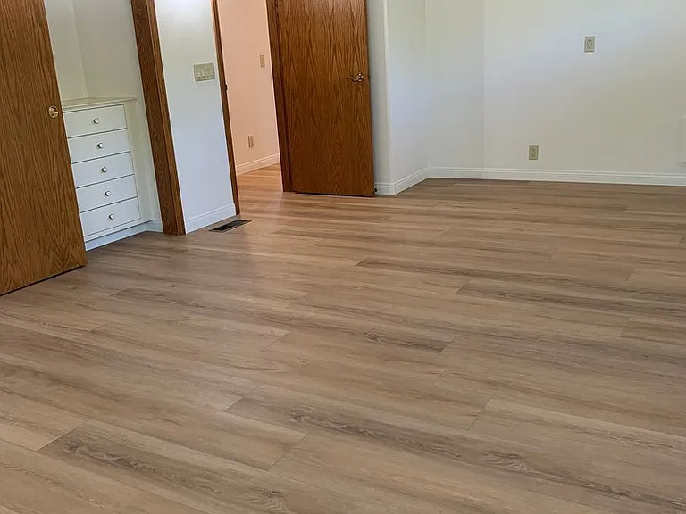 3747 Lincolnwood Dr — Photo 24