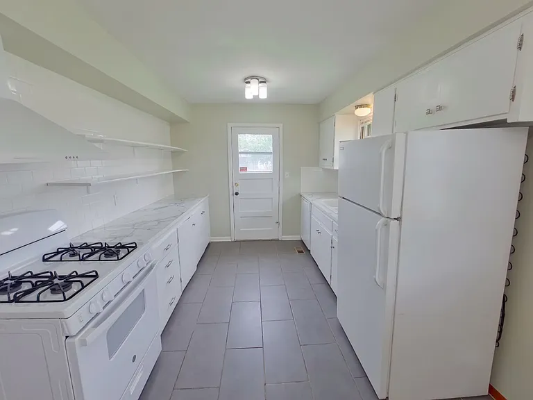 3456 S Everett St — Photo 7