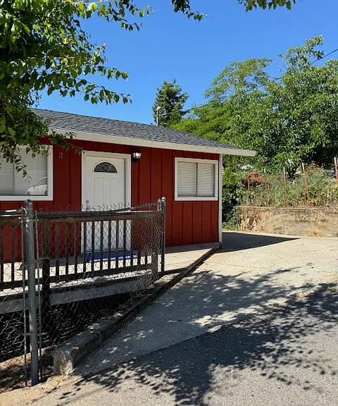 12 Gearhart Ln — Photo 2