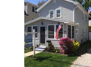 15 Deerfield Ave, Milford, CT 06460