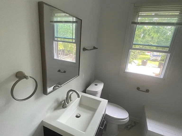 2211 Gladstone St #2 — Photo 15