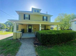 105 S 1st St, Savannah, MO 64485