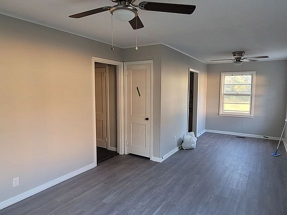 4th image of 1604 Texas St