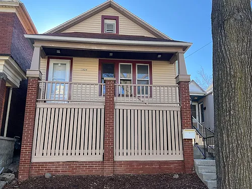 1025 E Land Pl Photo 1