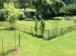 144 Cross Lanes Dr, Nitro, WV 25143