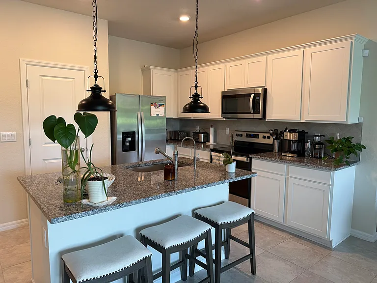 2933 Olivia Ave — Photo 14