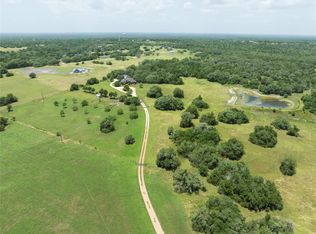 900 Schulze Rd, Muldoon, TX 78949