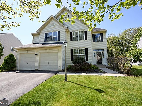 4th image of 305 McFarland Dr