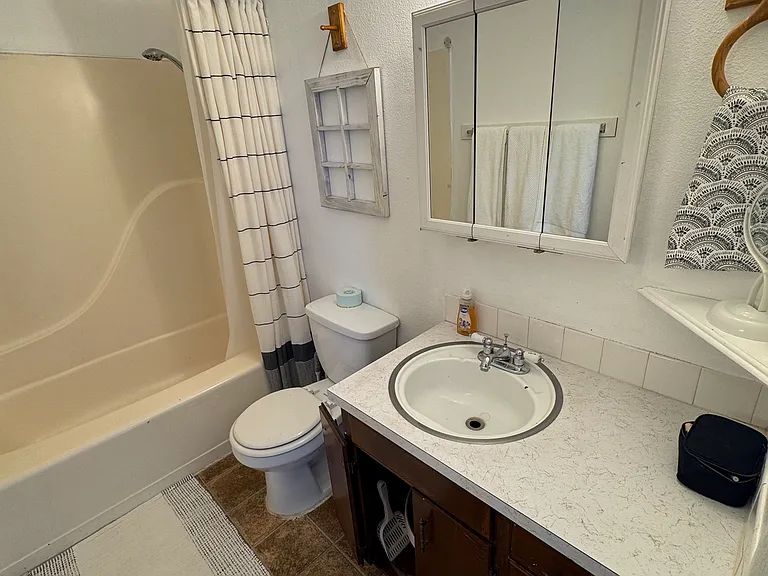 1149 SW Cascade Ave — Photo 9