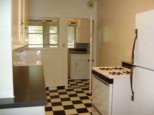 5th image of 2508 1/2 G St