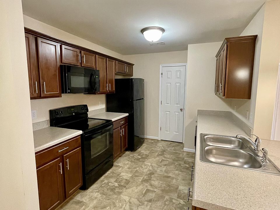 1st image of 301 Rotunda St APT 104