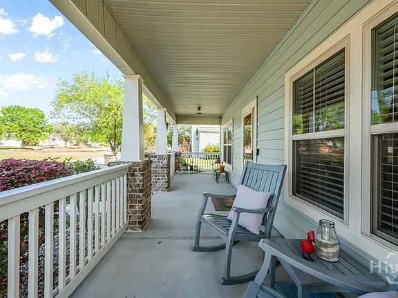 3rd image of 167 E Perry Drive