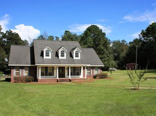 63 Ellzey Ln, Hattiesburg, MS 39402
