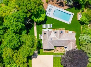 16 Walker Ct, East Quogue, NY 11942