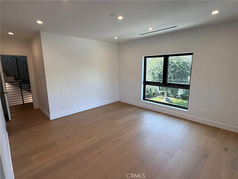 12816 Bloomfield St — Photo 11