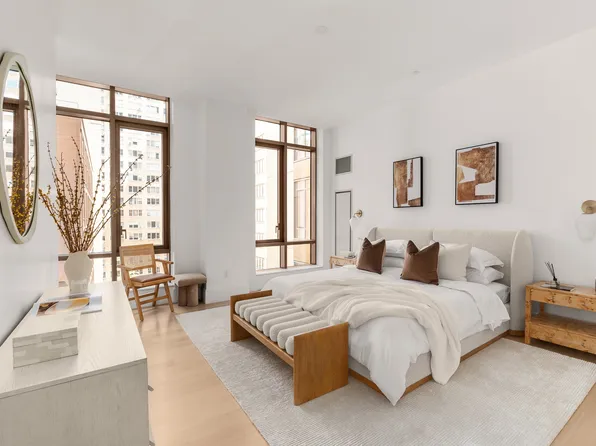 215 East 19th Street image 4 of 17