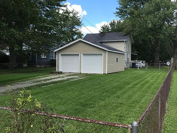 2nd image of 220 E Horton St