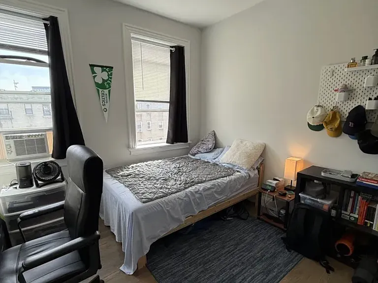 51 Queensberry St #10 — Photo 7