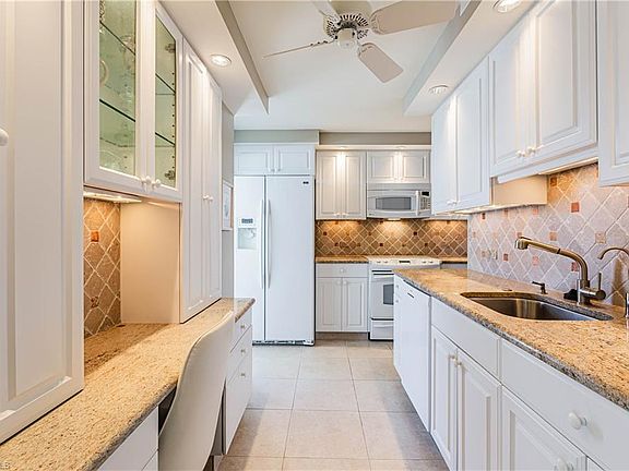 3rd image of 260 Seaview Ct APT 1803
