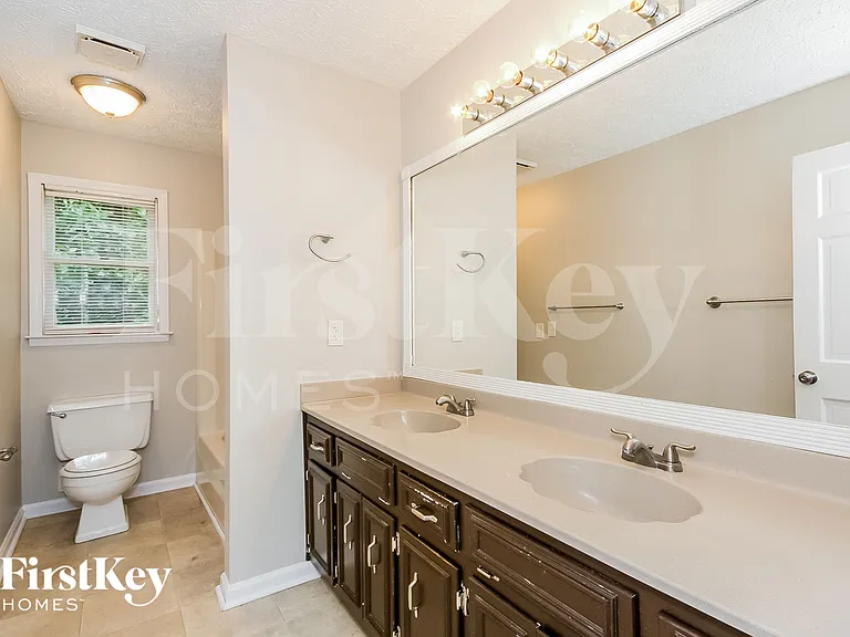 1105 Honeysuckle Dr — Photo 17