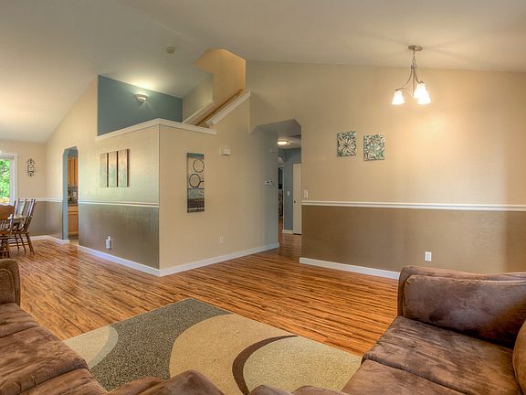 5th image of 14027 80th Avenue Ct E