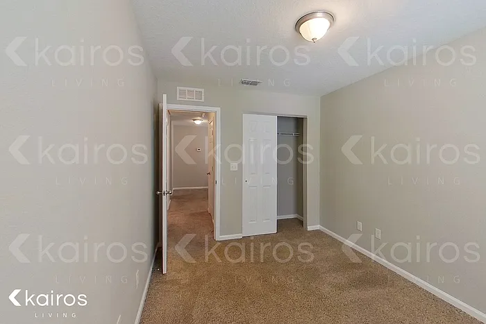 1331 Mull St — Photo 11