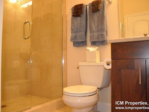 3rd image of 2316 N Greenview Ave #1
