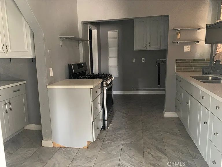 1432 W 9th St — Photo 8
