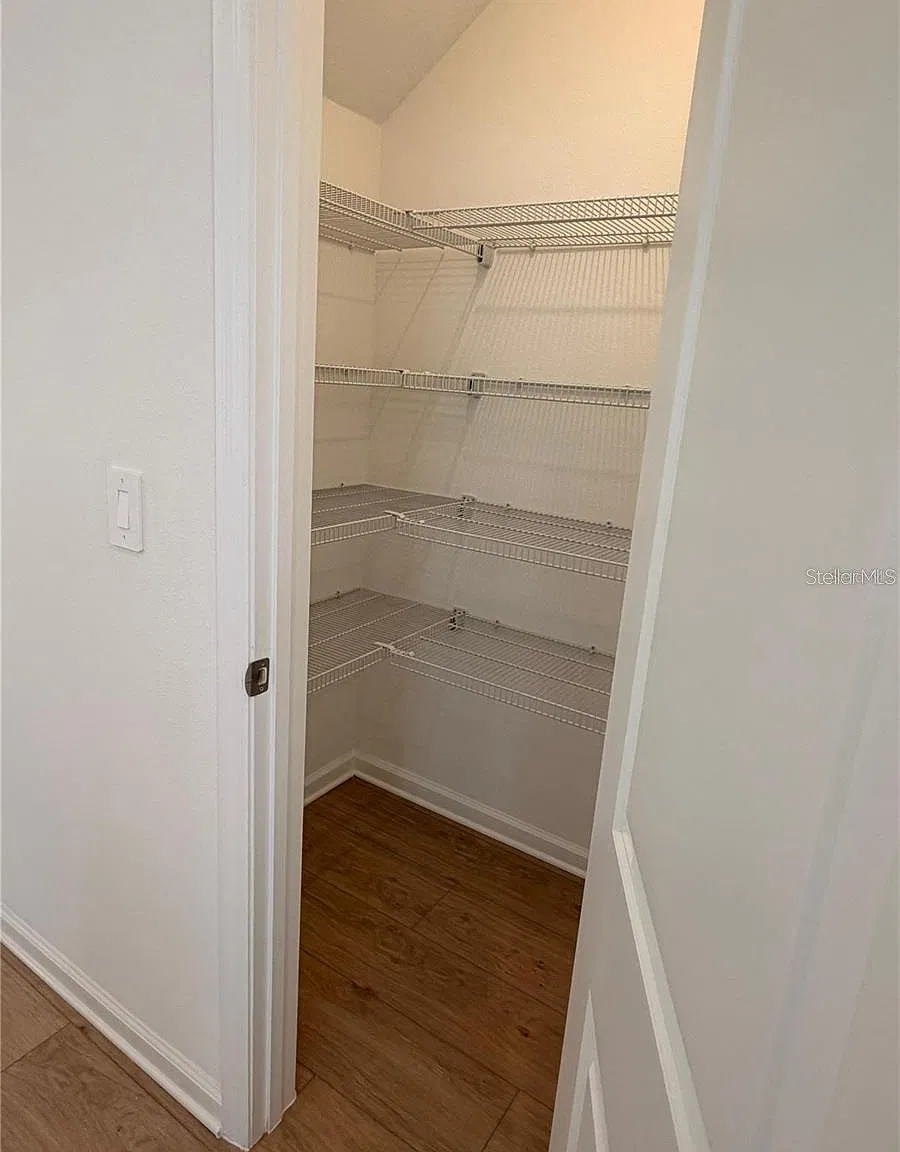 3 bed, 1782 sqft, $2,400 — Photo 2