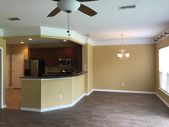 3rd image of 11191 W Castlemain Cir