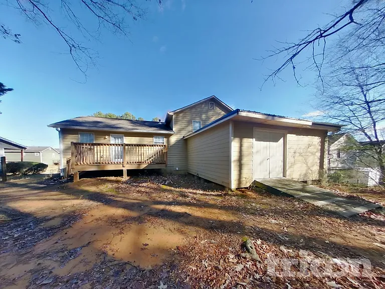 204 Campbell Dr — Photo 17