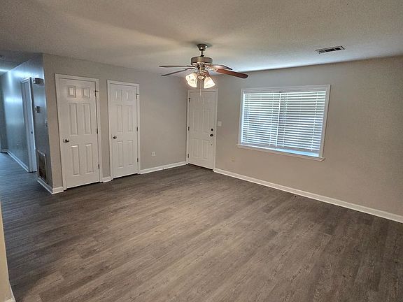 4th image of 982 White Cir