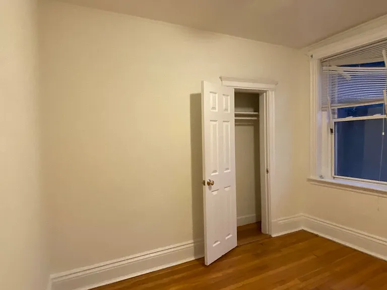 4 Camelot Ct #14 — Photo 10