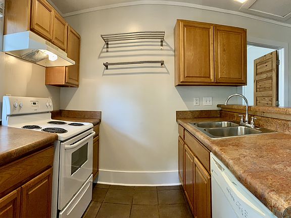 Great Storage and DISHWASHER!