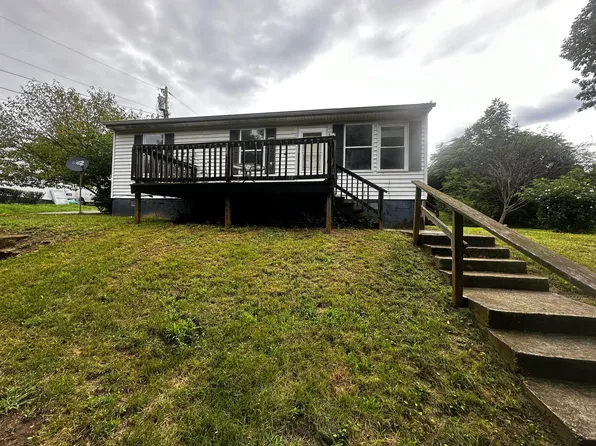 442 W King St, Bedford, VA 24523