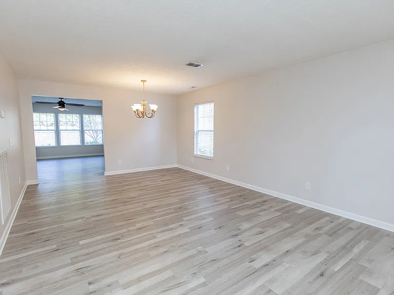 156 Ivy Hill Ln — Photo 13