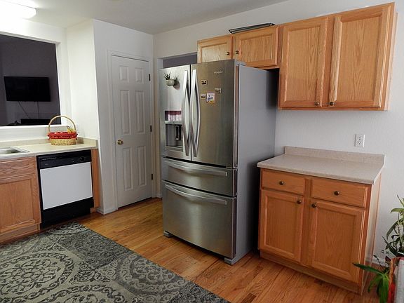 Kitchen with Hard wood Floor