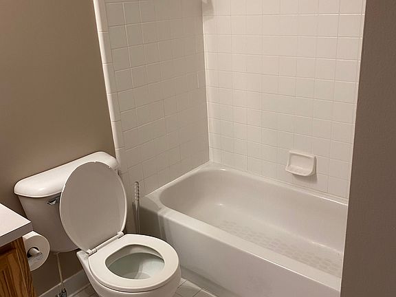 5th image of 50584 Woodbury Dr