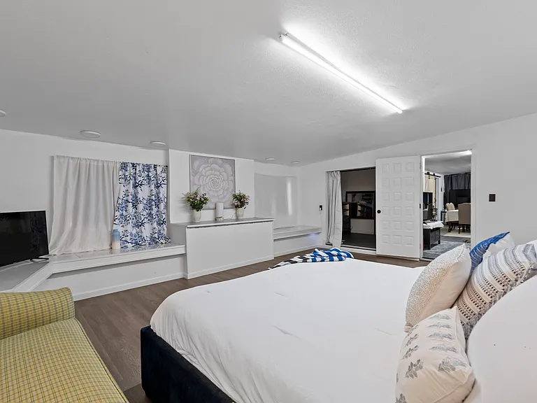 228 Sunset Dr — Photo 6