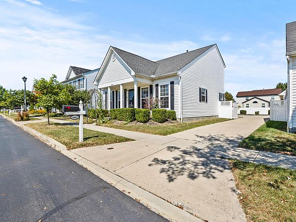 3rd image of 4462 Alameda Dr
