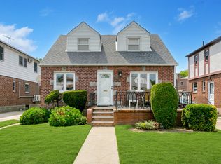 7508 170th St, Fresh Meadows, NY 11366